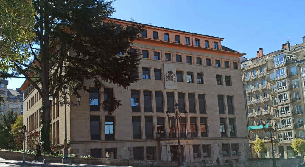 Sede da Audiencia Provincial de Ourense. (Foto: Europa Press).