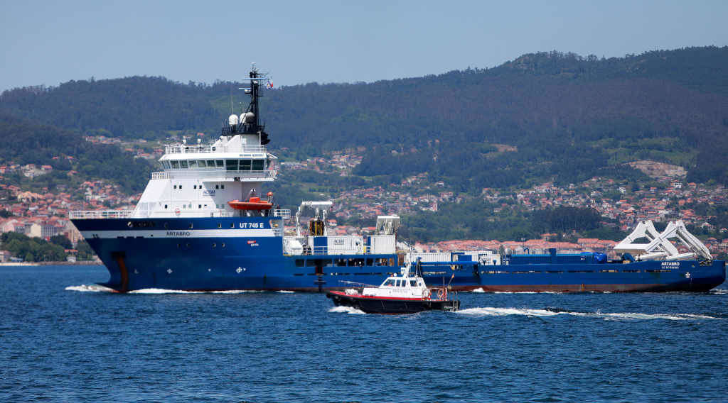 O 'Ártabro', buque de inspección do 'Vila de Pitanxo' (Foto: Javier Vázquez / Europa Press).