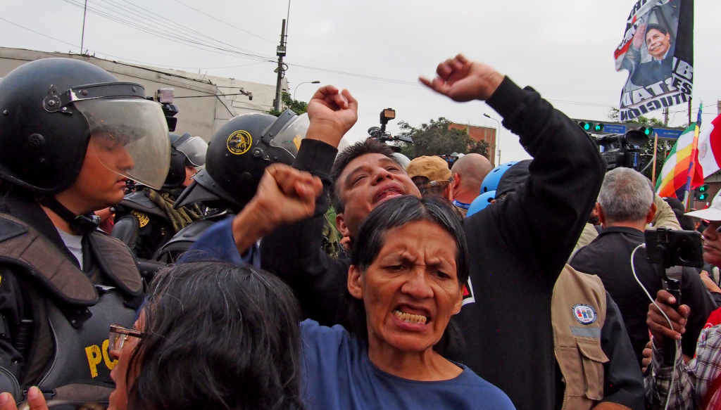 Millares de persoas participaron na "terceira toma de Lima" no Perú esta cuarta feira (Foto:Europa Press / Contacto / Carlos Garcia Granthon).