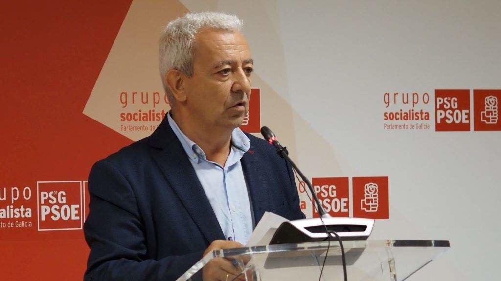 O voceiro socialista no Parlamento, Luís Álvarez, hoxe en rolda de prensa. (Foto: Nós Diario)