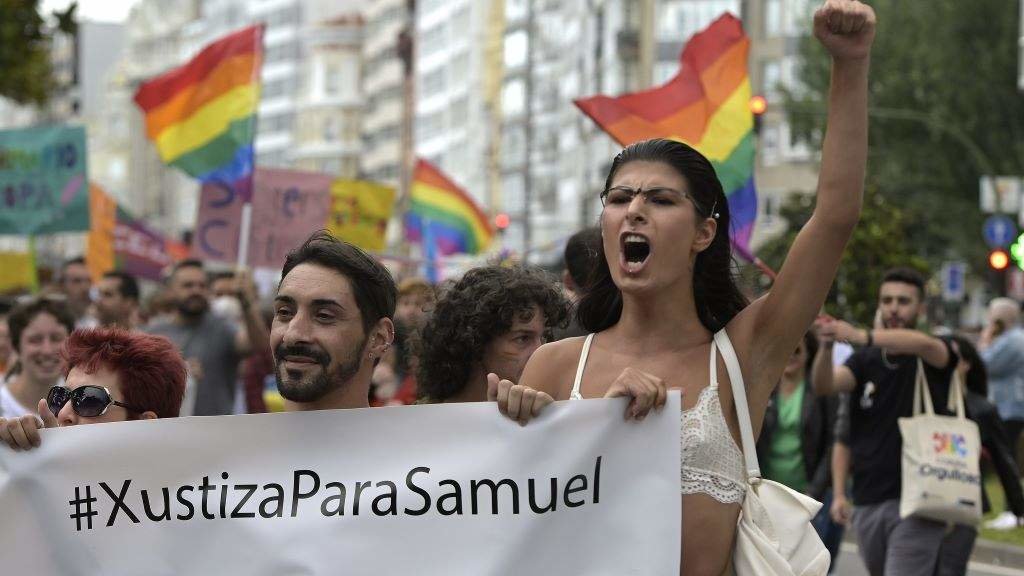 Manifestación polo Día do Orgullo LGBTI na Coruña demandando xustiza para Samuel. (Foto: M. Dylan / Europa Press)