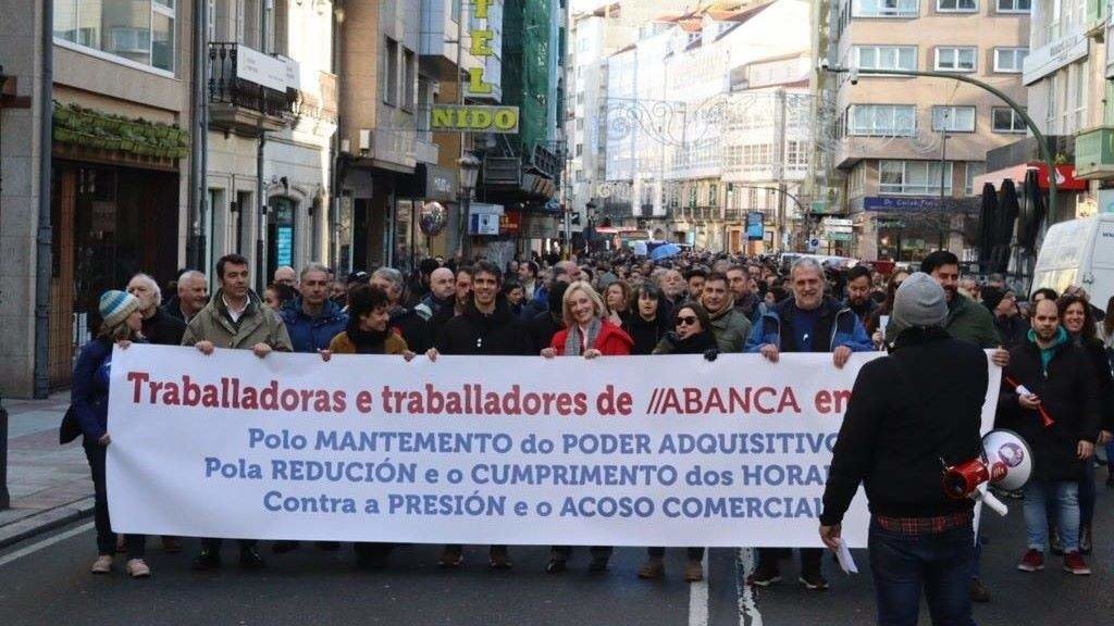 Protesta do persoal de Abanca na Coruña, hoxe. (Foto: Nós Diario)