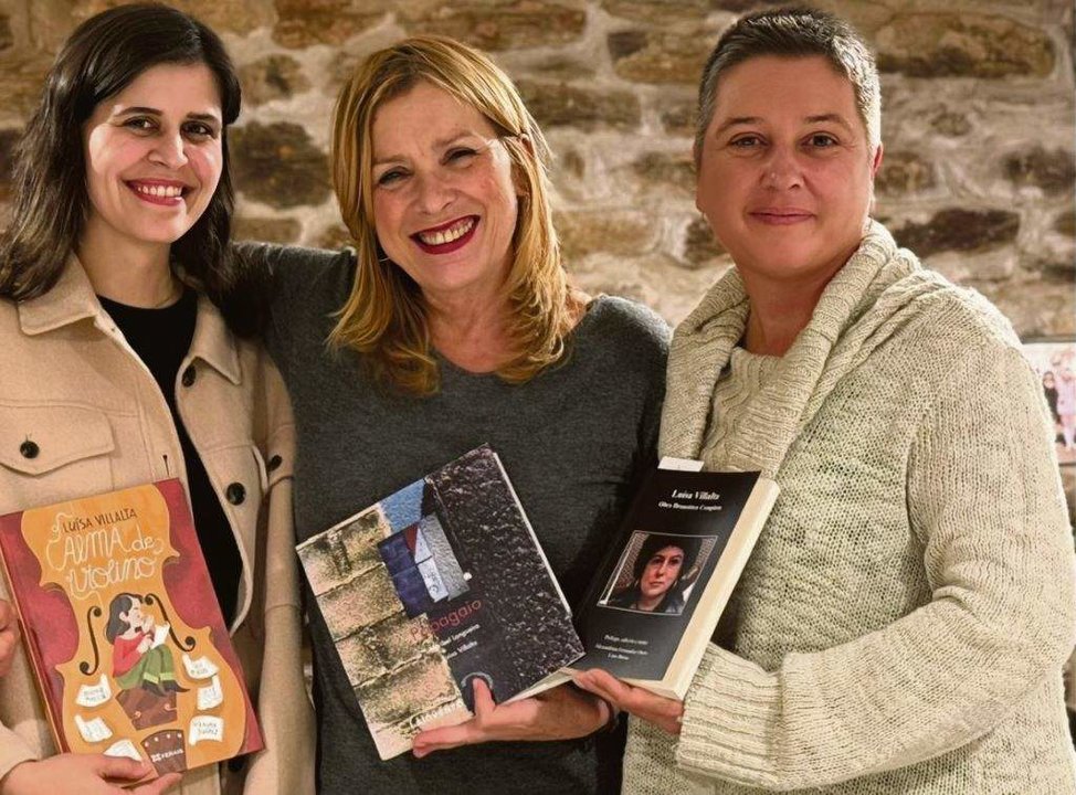 Laura Suárez, Beatriz Maceda e Eli Ríos na presentación da obra na libraría Lila de Lilith de Santiago. (Foto: Nós Diario)