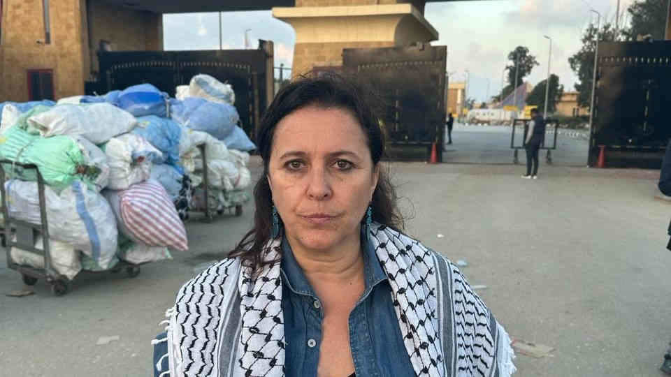 Ana Miranda na área fronteiriza de Rafah (Foto: Nós Diario).