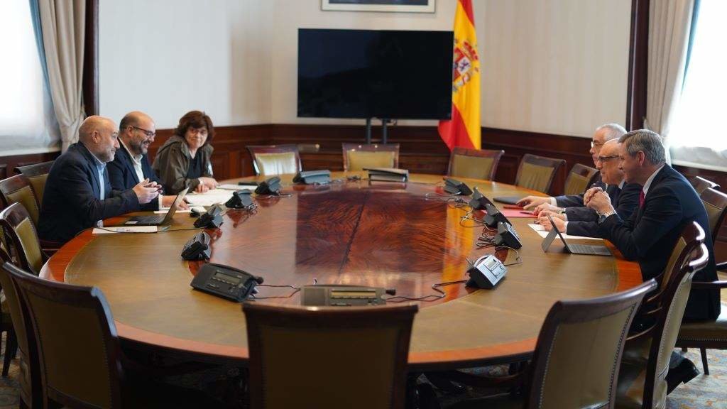 Encontro entre representantes de BNG e PSOE, esta quinta feira. (Foto: Nós Diario)