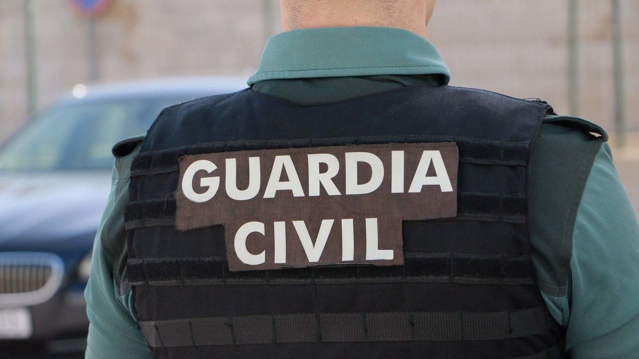 Un axente da Garda Civil española.