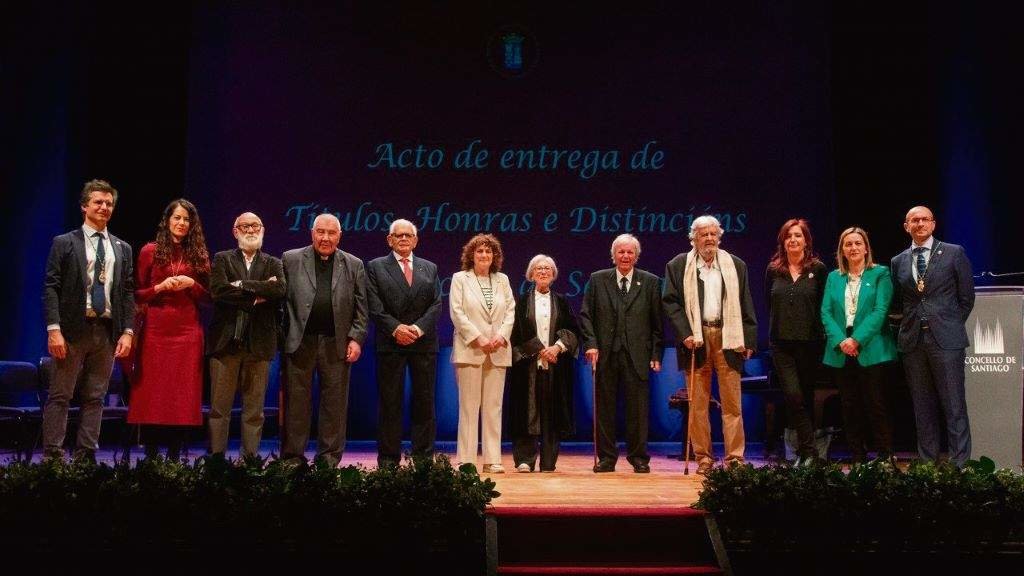 Acto de entrega dos premios de honra do Concello de Santiago, esta quinta feira. (Foto: Nós Diario)