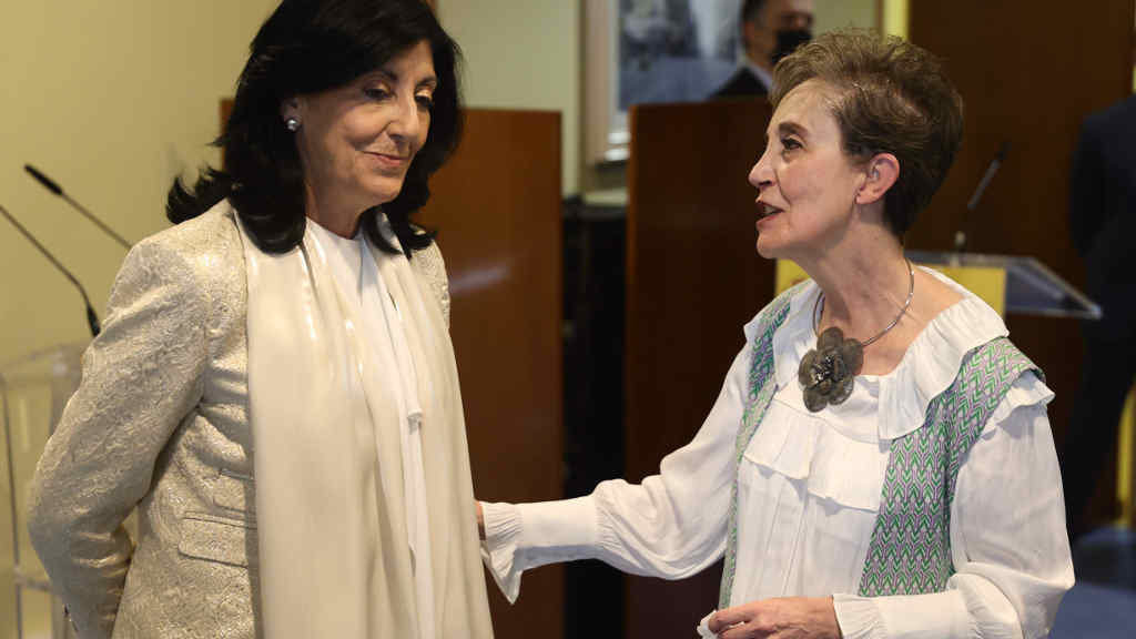 E. Casteleiro, directora do CNI, e a súa predecesora, P. Esteban. (Foto: Eduardo Parra / Europa Press)