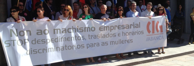 Protesta contra o machismo empresarial en Abanca