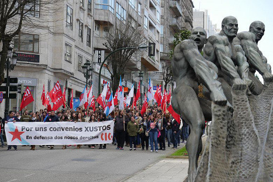 [Imaxe: CIG] Manifestación de traballadores e traballadoras dos centros de chamada en Vigo