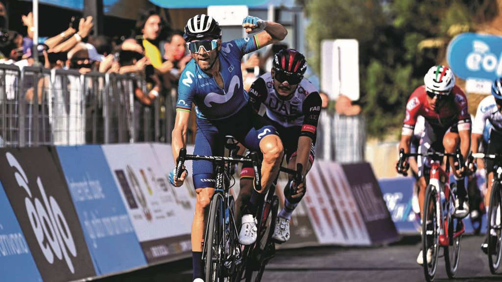 O veteranísimo Alejandro Valverde, campión do mundo e da Vuelta a España, volve a territorio galego logo do seu triunfo no Gran Camiño de 2022.  (Foto: EP).