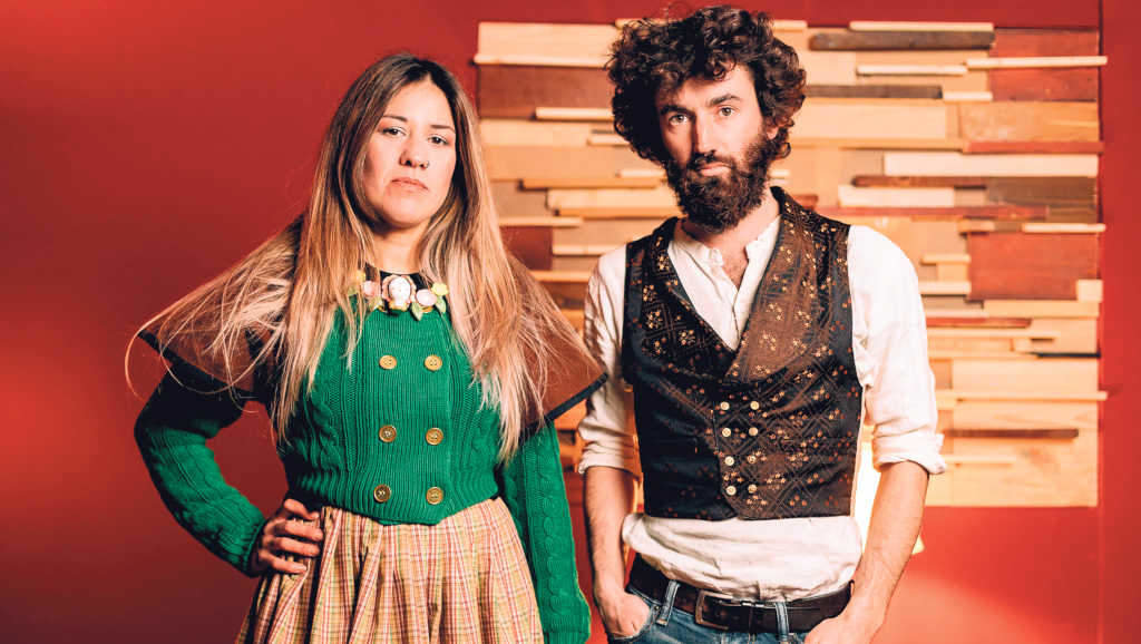 A artista Sabela Rey e mais Benxamín Vázquez recibiron o domingo o XIV Premio Narf da Deputación da Coruña (Foto: Pedro Galbán).