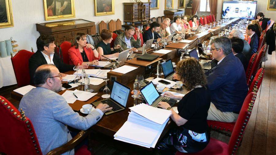 A xuntanza decorreu esta quinta feira no Colexio San Xerome. (Foto: Santi Alvite)