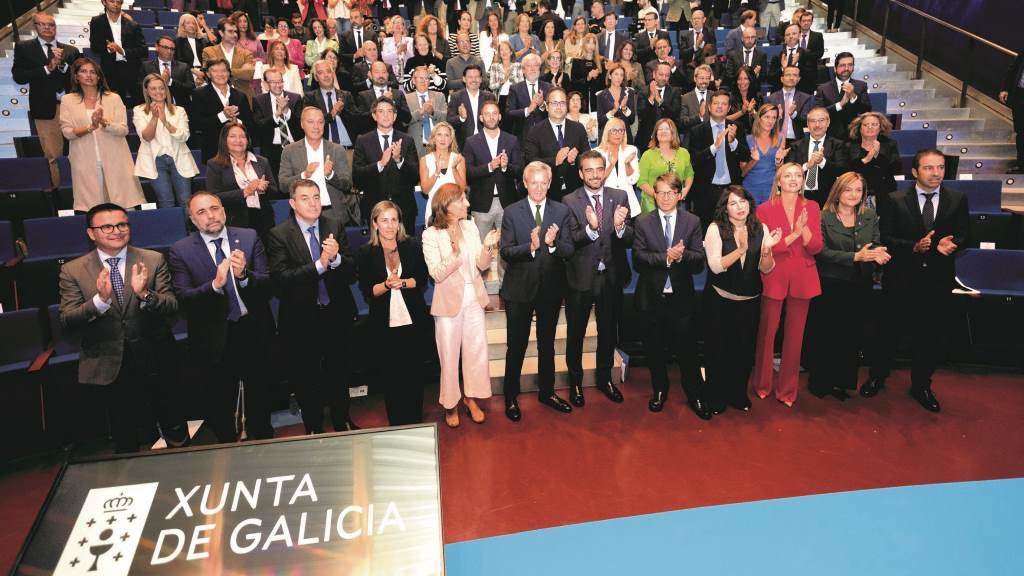 Alfonso Rueda compareceu respaldado polo seu Goberno. (Foto: Xunta da Galiza)