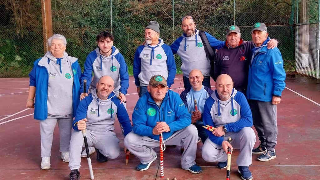 A formación de Cerceda impúxose por un só punto a APB Laracha. (Foto: APB A Laracha).