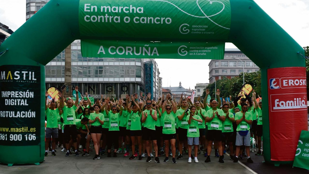 A 'Marcha contra o cancro' reuniu 2.400 persoas na Coruña en 2023. (Foto: AECC).