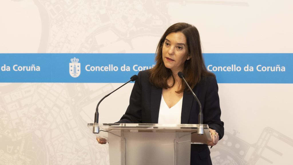 A alcaldesa da Coruña, Inés Rei, onte, durante a súa intervención. (Foto: Concello da Coruña).