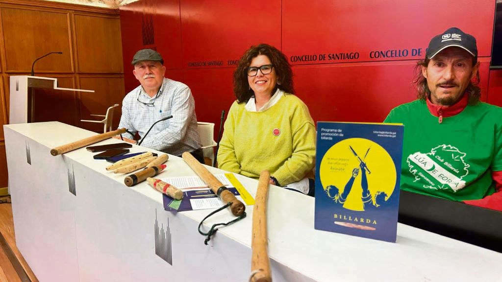 Luis Fontán, Pilar Lueiro e Xan Rodiño, onte na presentación. (Foto: Concello de Santiago).