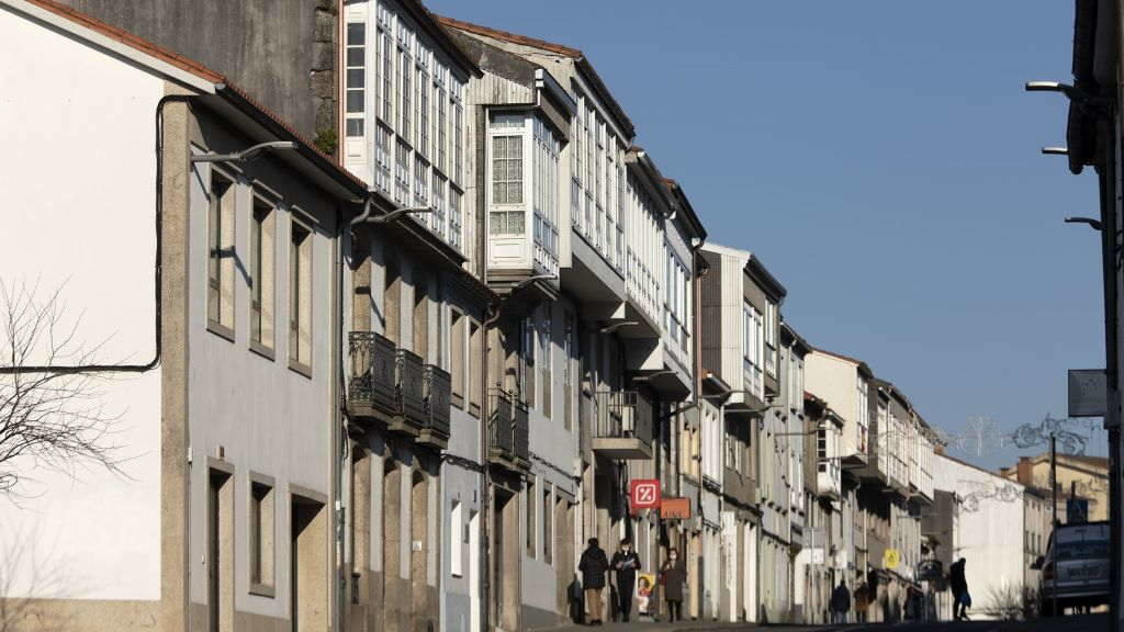 Vivendas na rúa Basquiños, en Santiago de Compostela. (Foto: Xunta da Galiza).