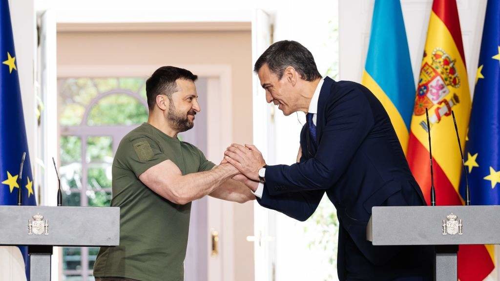 O presidente ucraíno, Volodimir Zelenski, reuniuse esta segunda feira en Madrid co seu homólogo español, Pedro Sánchez. (Foto: Carlos Luján / Europa Press)