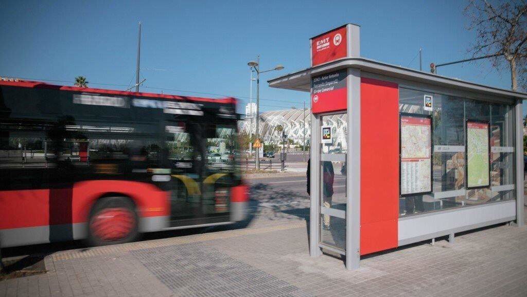 Un autobús urbano de València. (Foto: Europa Press)