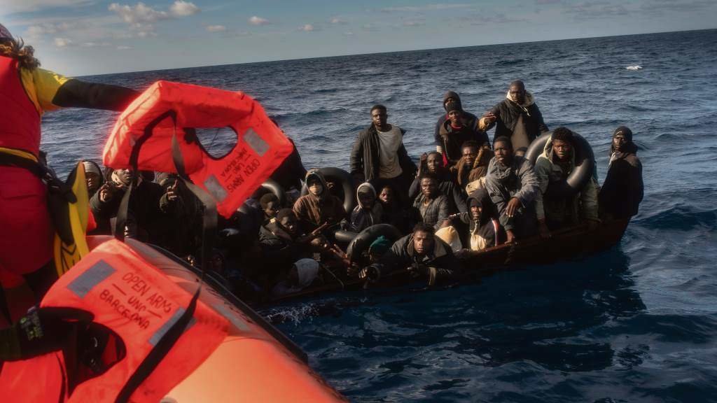 Rescate no Mediterráneo por Open Arms en xaneiro (Foto: Antonio Sempere / Europa Press).
