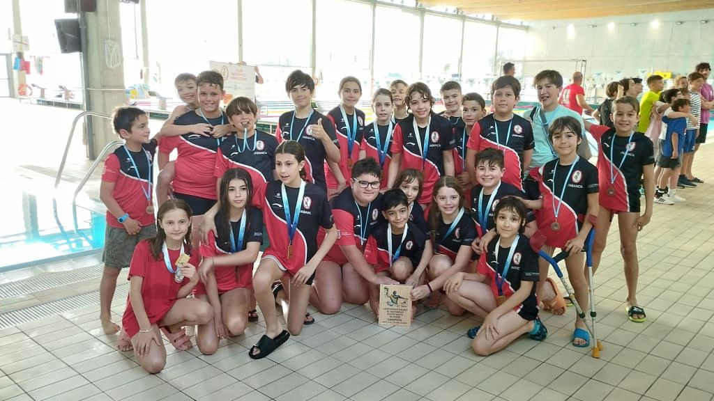 Os membros do club de waterpolo da Boa Vila viaxan até Zaragoza. (Foto: CW Pontevedra).