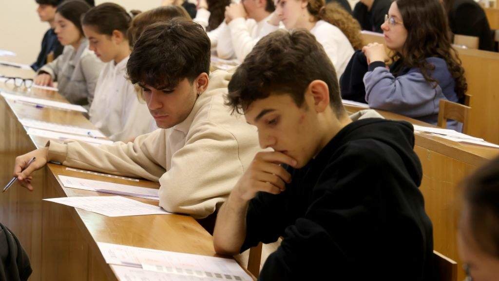 Exame da ABAU 2024 na Facultade de Comunicación da USC, en Compostela. (Foto: Arxina)
