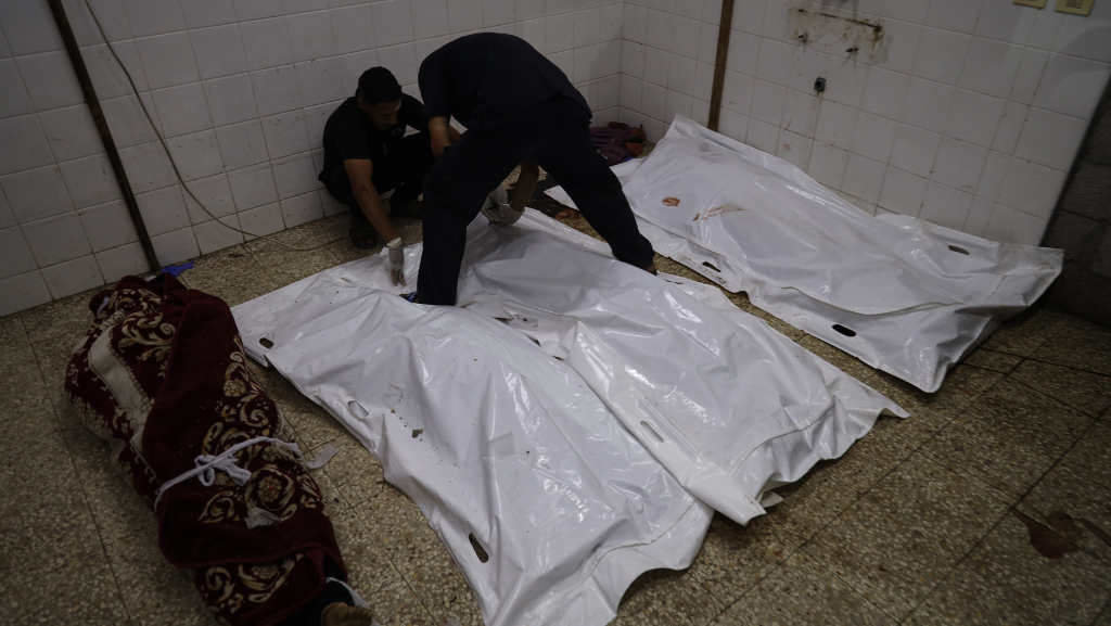 Persoas palestinas asasinadas por Israel na Faixa de Gaza, a quinta feira. (Foto: Saher Alghorra / ZUMA Press Wire / d / DPA vía Europa Press)