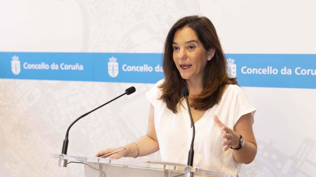 A alcaldesa da Coruña, Inés Rei, esta segunda feira, en rolda de prensa. (Foto: Andy Pérez)