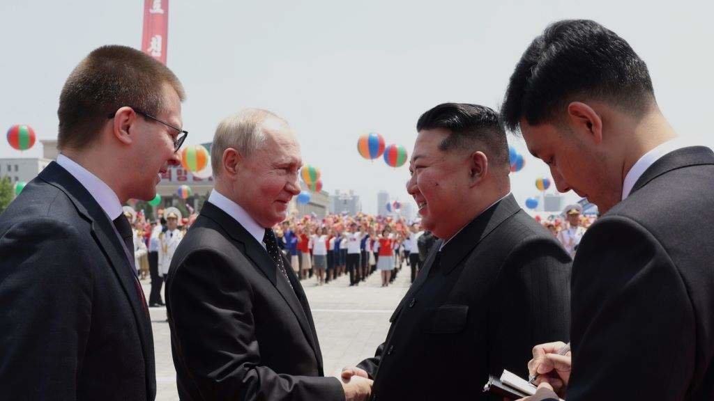 Visita de Vladimir Putin a Pyongyang, esta cuarta feira, onde foi recibido por Kim Jong-Un. (Foto: Kremlin / DPA vía Europa Press)
