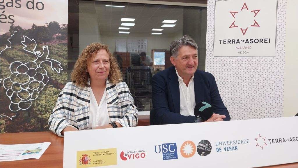 Elisa Rubí e Xosé Ramón Durán-Roque, esta cuarta feira. (Foto: Adegas Terra de Asorei)