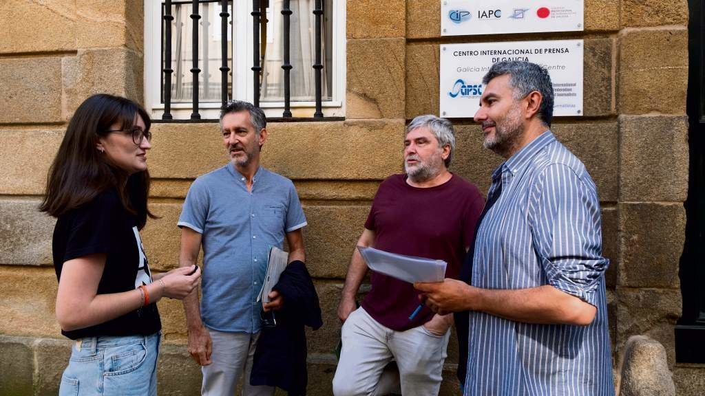 Mónica Cea, Fins Eirexas, Santiago Ortiz e Miguel Serrano, onte en Compostela. (Foto: Arxina)