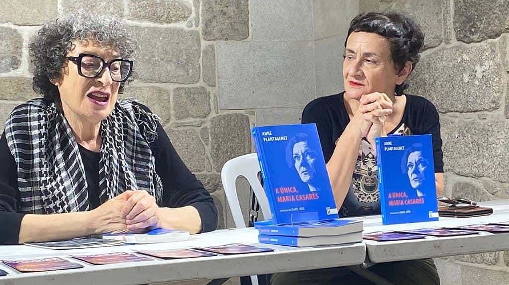 Berta Ojea (á esquerda), acompañada de María Armesto. (Foto: MITCFC)