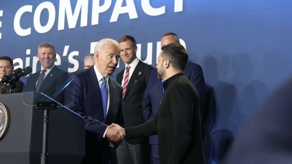 Joe Biden e Volodímir Zelenski (Foto: Europa Press / Contacto / Chris Kleponis - Pool via CN).