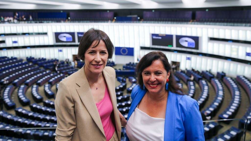Ana Pontón e Ana Miranda, esta terza feira, na sede do Parlamento europeo en Estrasburgo, Francia. (Foto: Nós Diario)