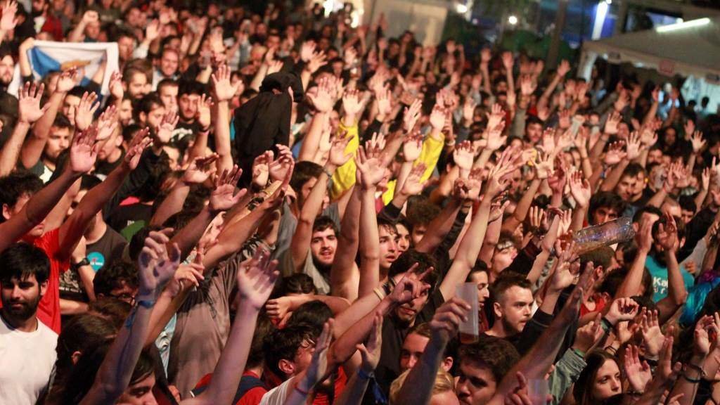 O público do Armadiña Rock goza nunha edición pasada do festival. (Foto: Armadiña Rock)