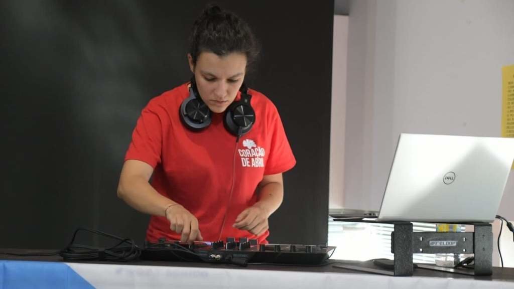 DJ Misa leva tres anos pinchando música. (Foto: Nós Diario)