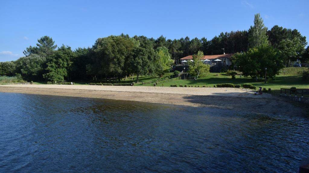 A praia fluvial de Vilarello aos pés do río Ulla, ao seu paso por Valga. (Foto: Concello de Valga)