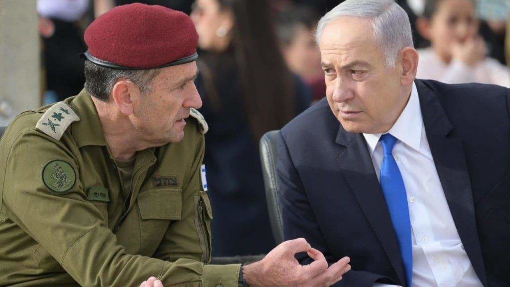 Herzi Halevi e Benjamin Netanyahu (Foto: Europa Press / Contacto / Amos Ben Gershom / Israel Gpo).