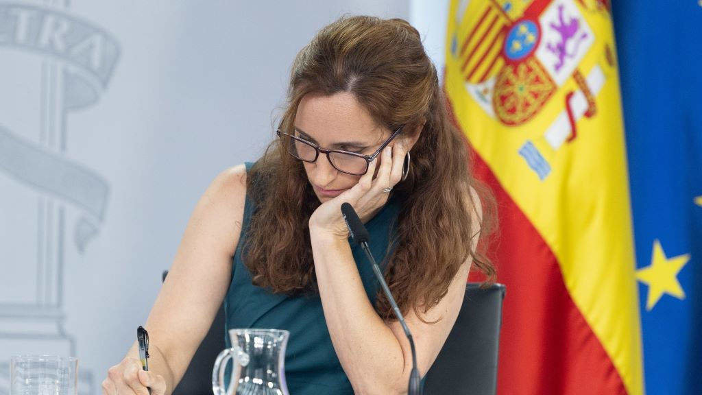 A ministra de Sanidade, Mónica García, presentando onte a lei. (Foto: Europa Press).