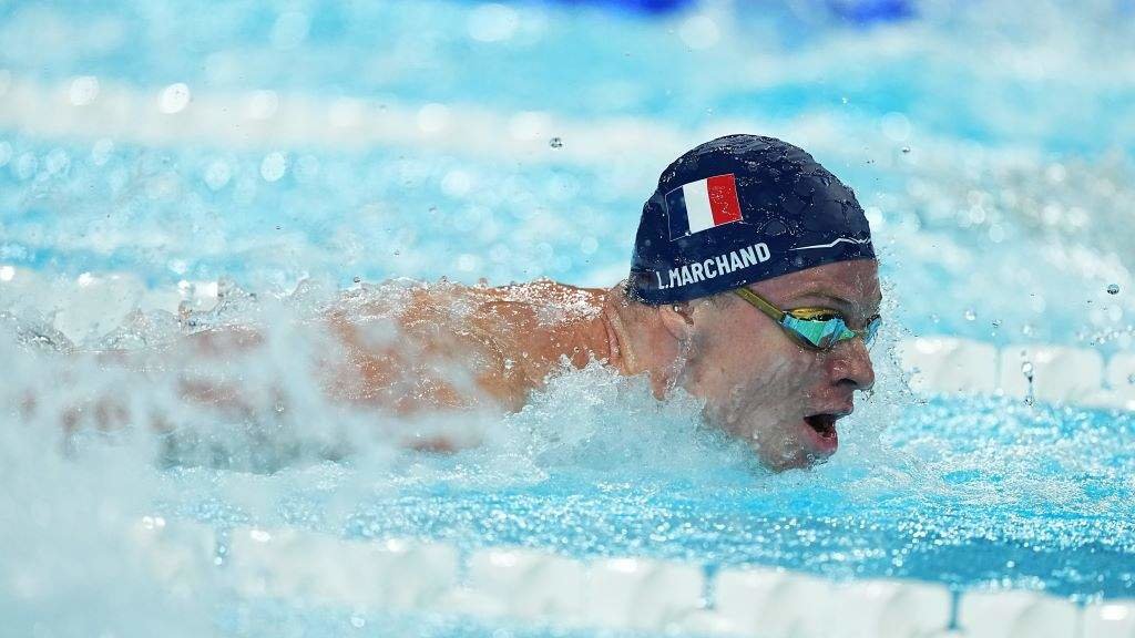 O nadador francés Léon Marchand, esta cuarta feira, na piscina de La Défense Arena. (Foto: Michael Kappeler / DPA vía Europa Press)