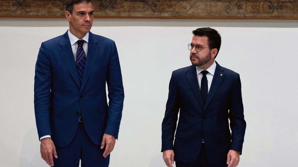 O presidente do Goberno español, Pedro Sánchez, e o president da Generalitat de Catalunya en  funcións, Pere Aragonès. (Foto: David Zorrakino / Europa Press)