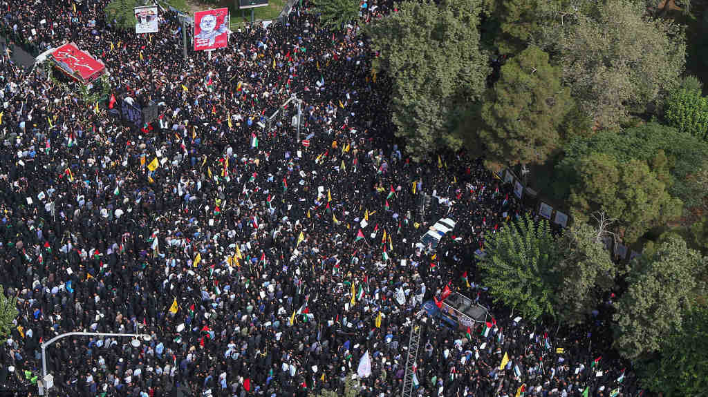 Procesión fúnebre a quinta feira en Tehran pola morte do líder de Hamás Ismail Haniyeh. (Foto: Oficina do Líder Supremo de Irán / DPA vía Europa Press)