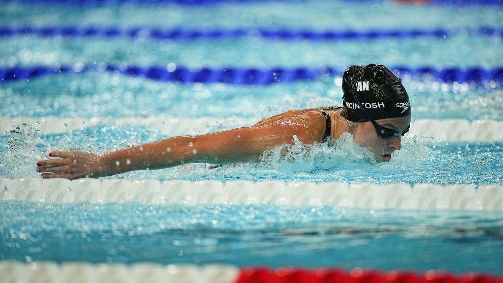 A canadense Summer McIntosh, esta quinta feira, na piscina de La Défense Arena. (Foto: Michael Kappeler / DPA vía Europa Press)