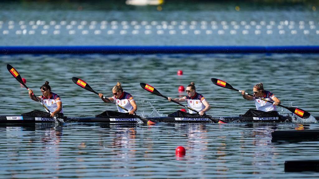 O K4 500 de Sara Ouzande, Estefanía Fernández, Carolina García e Teresa Portela, esta terza feira, en Vaires-sur-Marne. (Foto: AFP7 / Europa Press)