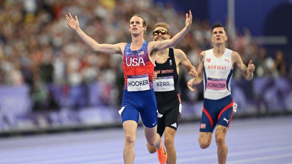 O estadounidense Cole Hocker cruzando a meta do 1.500 masculino esta terza feira. (Foto: Sven Hoppe / DPA vía Europa Press)