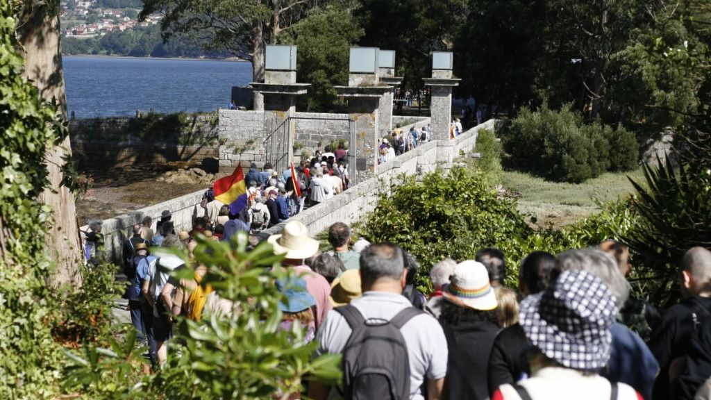 Homenaxe nacional ás vítimas da represión franquista na Illa de San Simón o pasado 21 de xullo. (Foto: Lucenza-Ateneo de Nigrán).