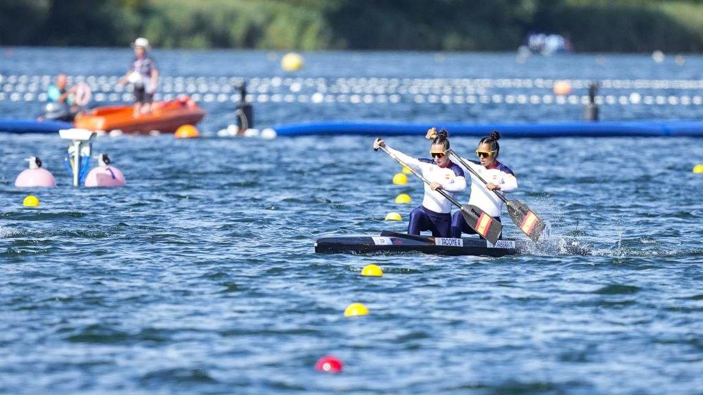 Antía Jácome e María Corbera, esta sexta feira, en Vaires-sur-Marne. (Foto: AFP7 / Europa Press)