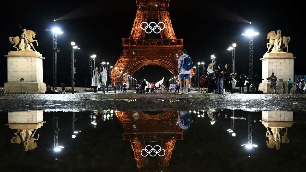 Os aros olímpicos presidiron a emblemática Torre Eiffel durante as últimas semanas. (Foto: Sven Hoppe / DPA vía Europa Press)